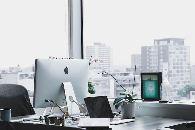 work-environment-color-and-lighting